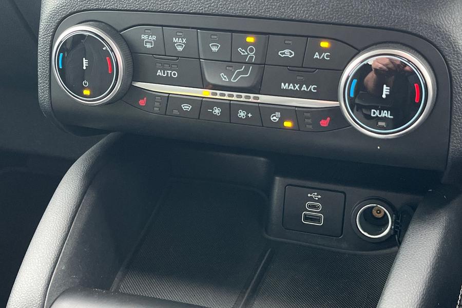 Ford Kuga Photo autoimg-ba7c54ecdd09dc5dab29a90e43151f4ff17236a6.jpg