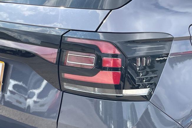 VOLKSWAGEN T-Cross Photo 18