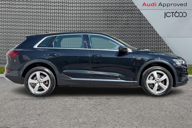 Audi E-TRON Photo 4