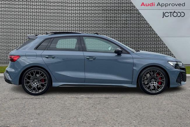 AUDI RS3 Photo 4