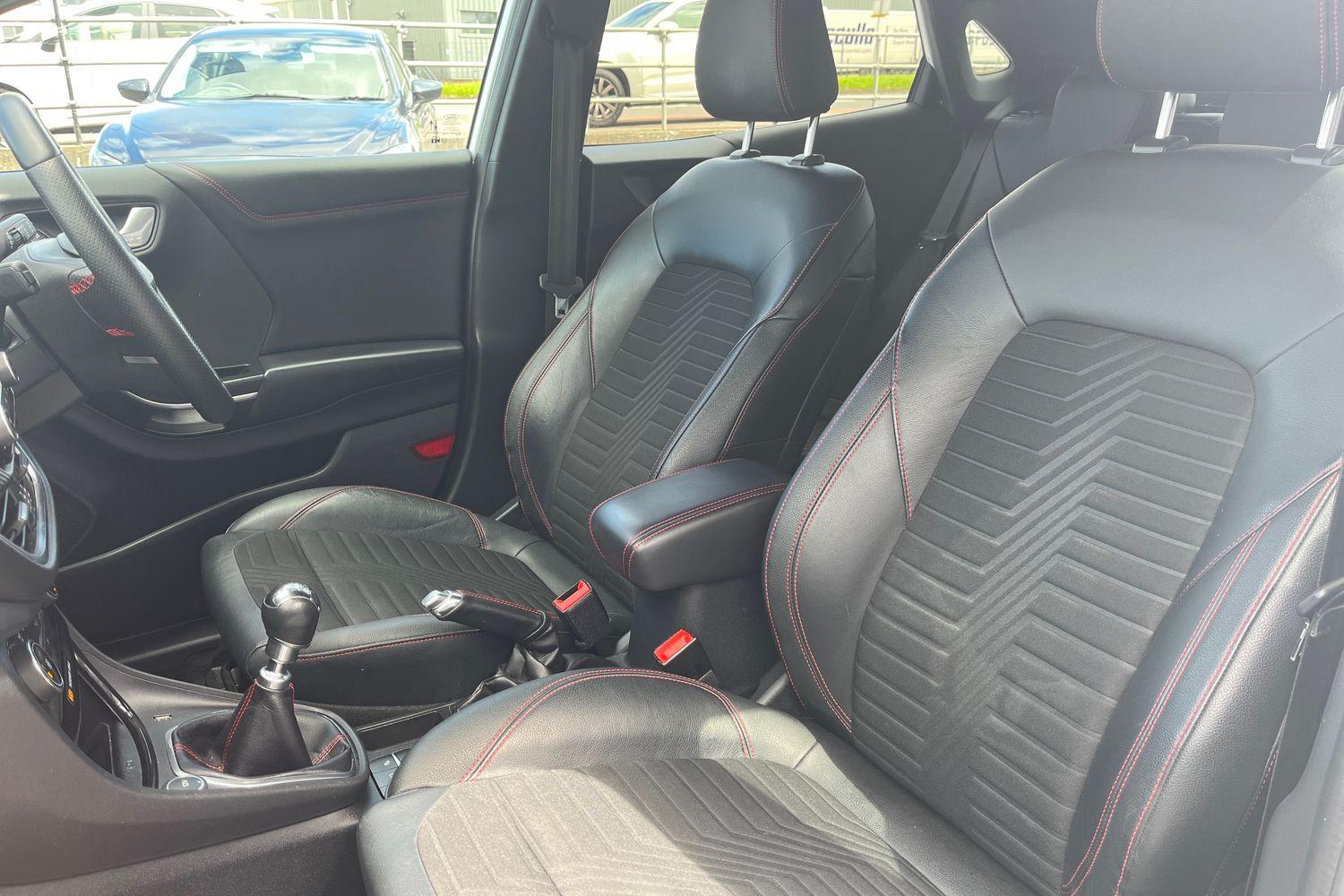 Ford PUMA Photo 18