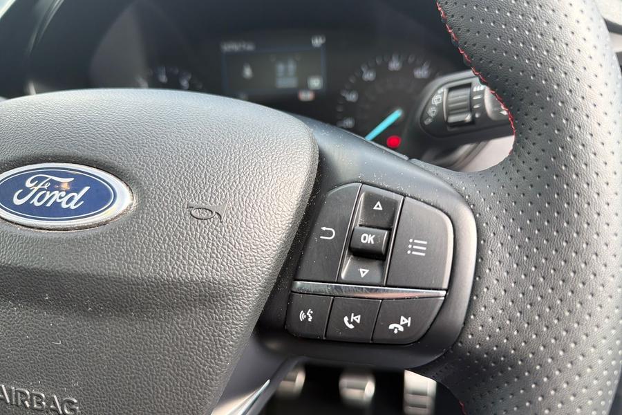 Ford FOCUS Photo autoimg-ba893a73b75259d5c6d00f52a85a50cf79ed466c.jpg