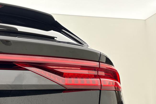 AUDI Q8 Photo 18