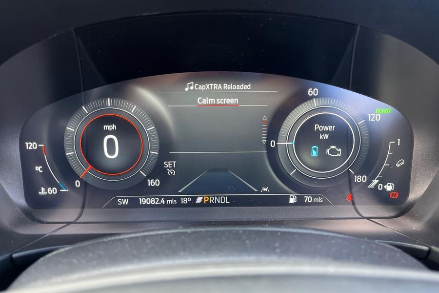 Ford Kuga Photo autoimg-ba932097085794133537ae5227960e77f2048817.jpg