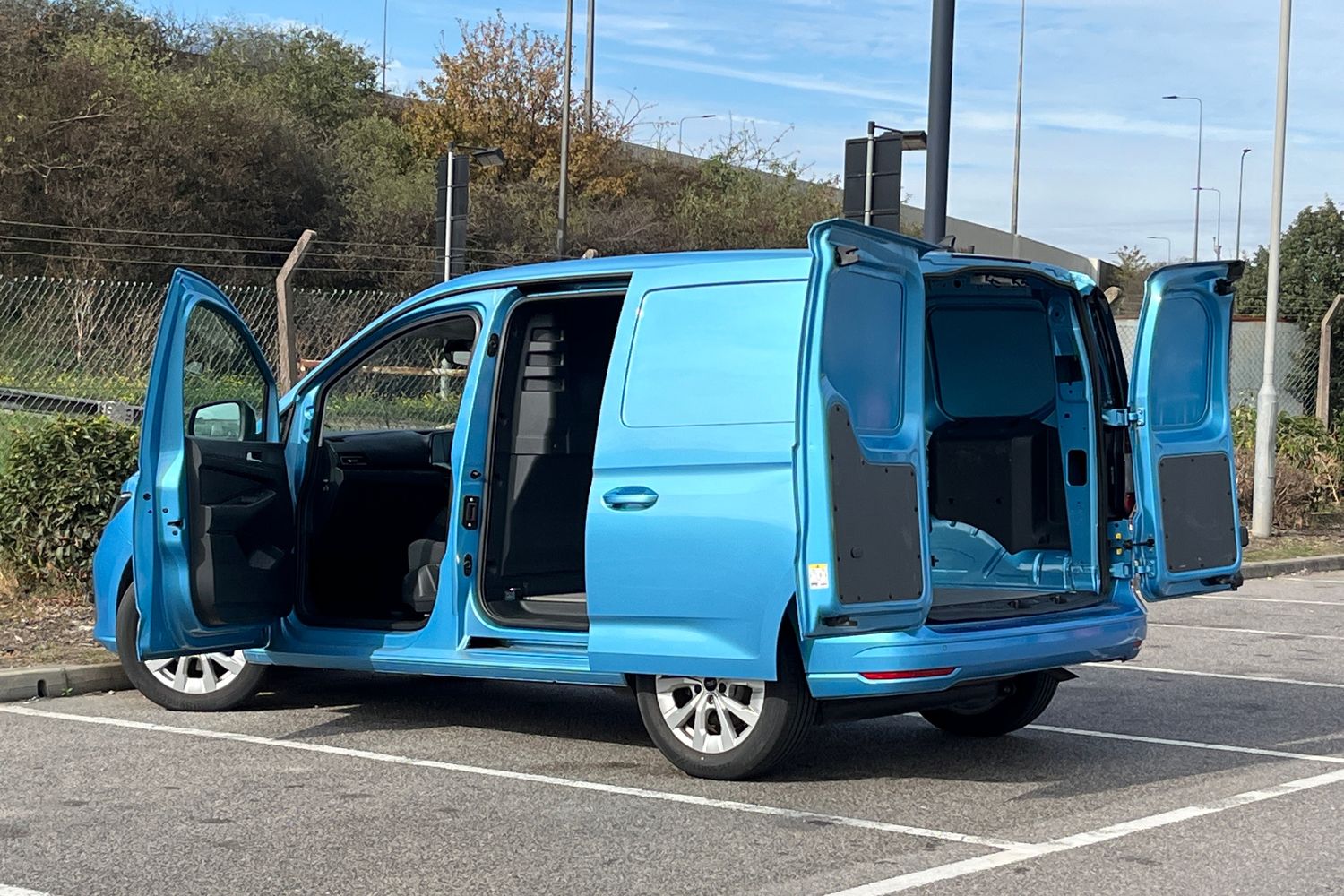 Ford TRANSIT CONNECT Photo 6