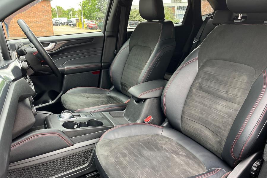 Ford Kuga Photo autoimg-ba95e70899572330f35c139a881b19354eb02f55.jpg