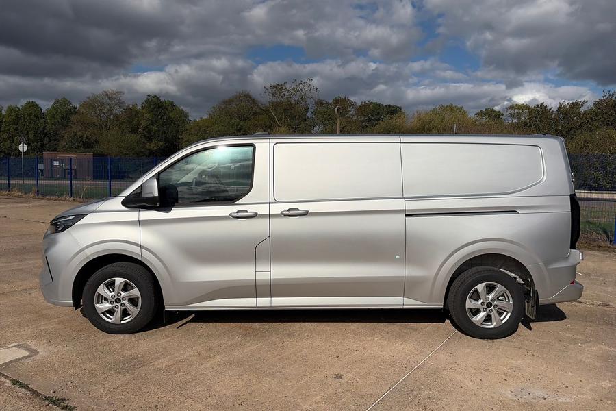 Ford TRANSIT CUSTOM Photo autoimg-ba97d576edabf37a4bc9f41dc5bc0a99284a7992.jpg