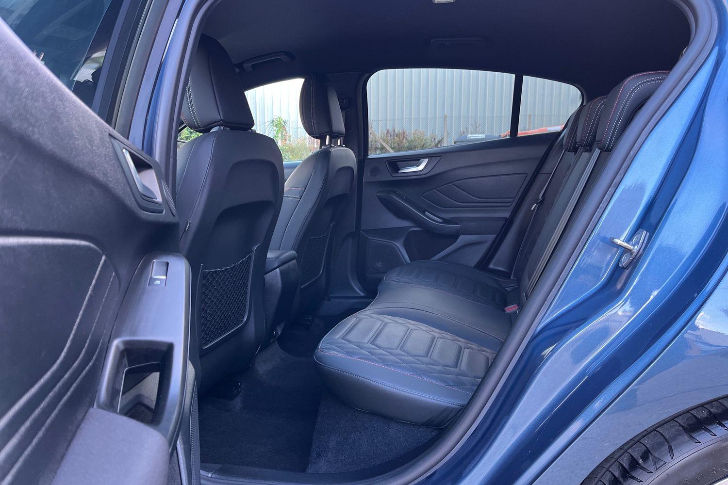 Ford Focus Photo 24