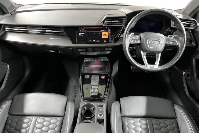 AUDI RS3 Photo 10
