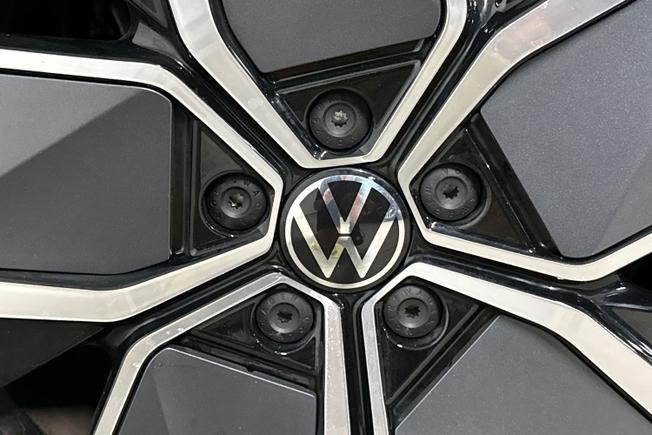 VOLKSWAGEN Golf Photo 32