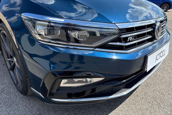 VOLKSWAGEN Passat Photo 23