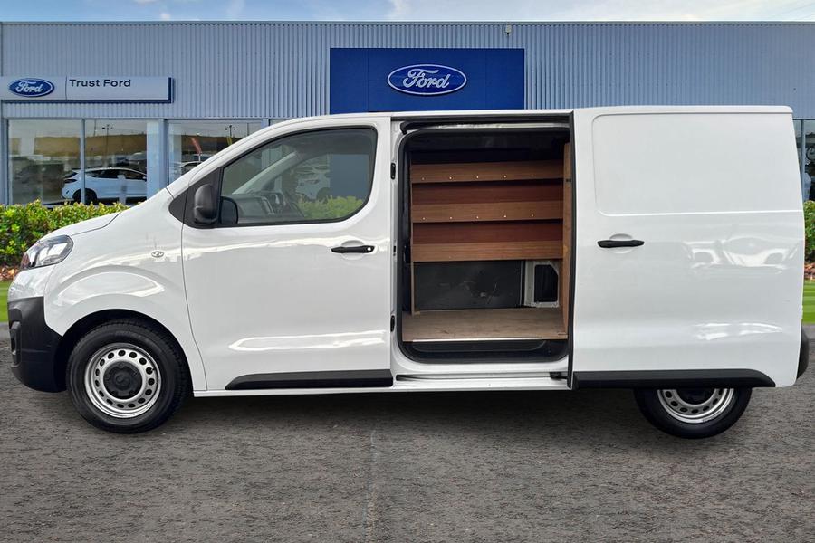 Vauxhall VIVARO Photo autoimg-baaa9e16b3004520cdb731700c89083e1b9f6397.jpg