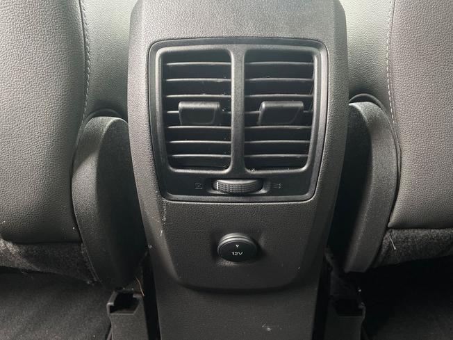 FORD Kuga Photo 28
