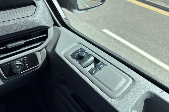VOLKSWAGEN E-Transporter Photo 37