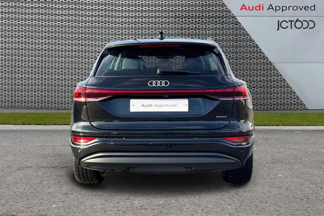 AUDI Q6 e-tron Photo 8