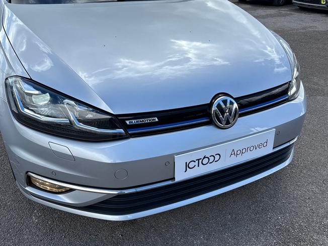 Volkswagen Golf Photo 31