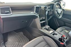 VOLKSWAGEN Amarok Photo 2
