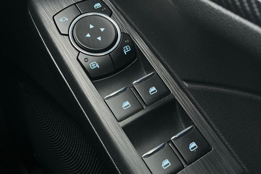 Ford KUGA Photo autoimg-bab343ca1b1e56a06c187166fc32f5d7df003128.jpg