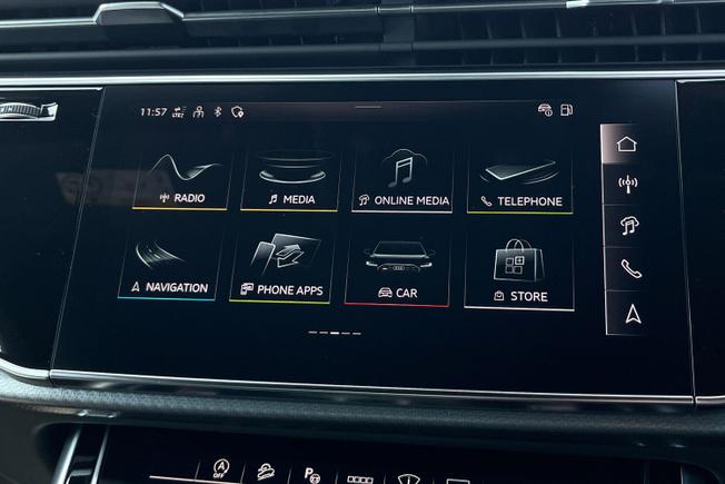 AUDI Rsq8 Photo 13