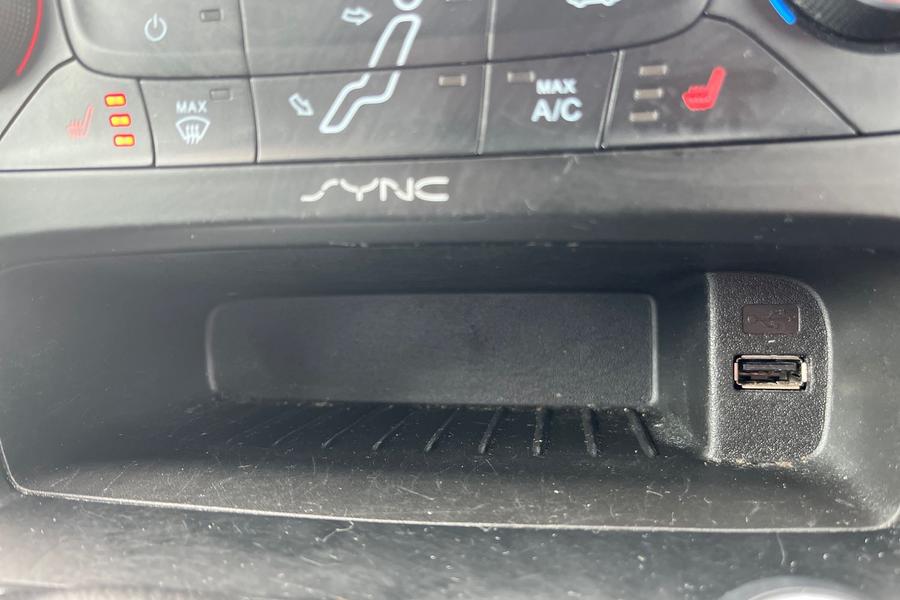 Ford FOCUS Photo autoimg-baba4f47a2d030b84e4704e80cdb9c79f37e2dba.jpg