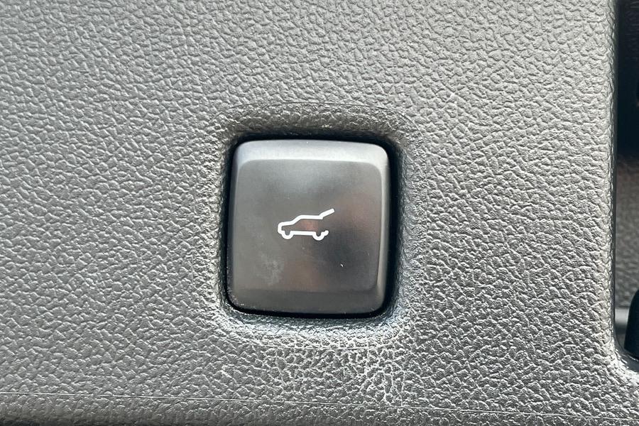 Ford KUGA Photo autoimg-babbe7e295b064a8839127f1f7dba9bbcc03d5c2.jpg