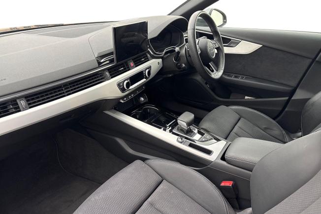 AUDI A4 Avant Photo 2