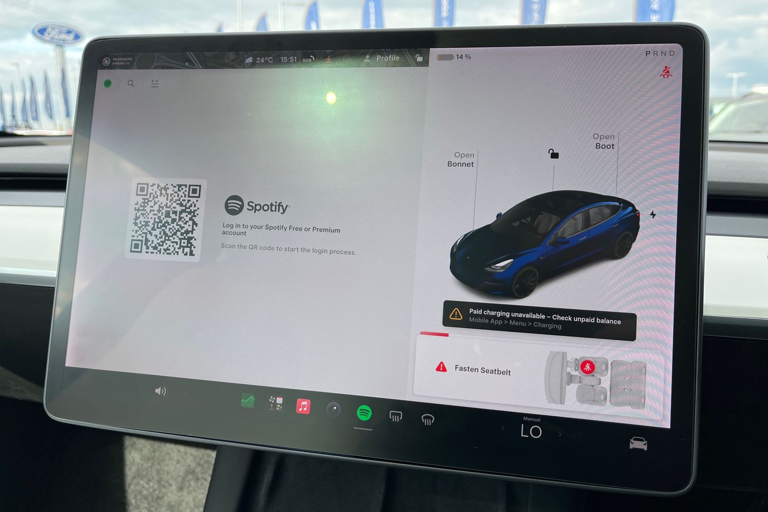 TESLA Model 3 Photo 29