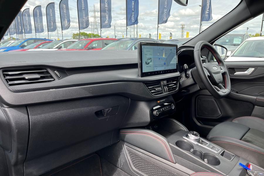 Ford Kuga Photo autoimg-bac68cd9ccc552ee68e5a01681552833dd43fc8c.jpg