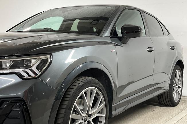 AUDI Q3 Photo 40