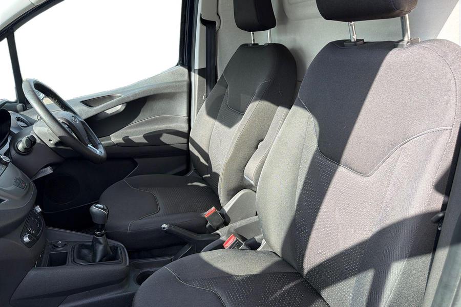 Ford TRANSIT COURIER Photo autoimg-bac7f5afe7c6da454b5dfe6a008a51d1d893532a.jpg