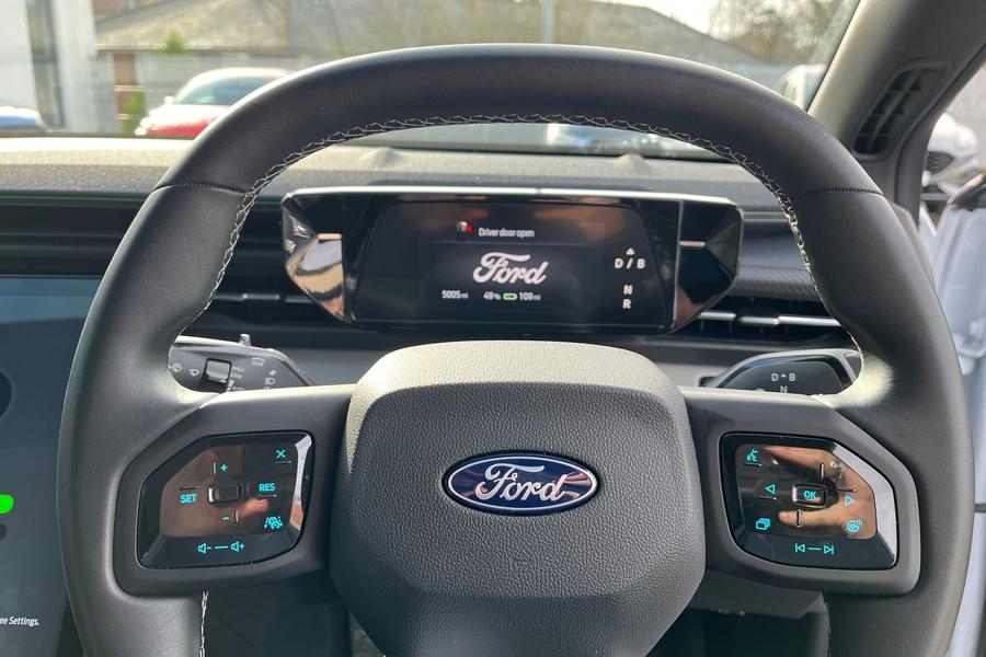 Ford Explorer Photo autoimg-bacae233b85deea2cf5bced86c93c1cdf3c58817.jpg