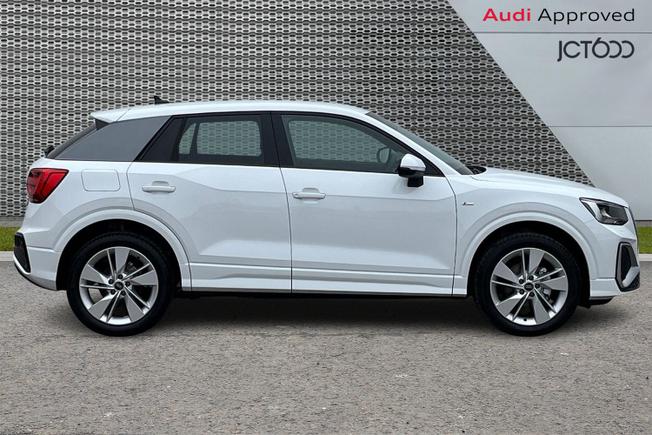 AUDI Q2 Photo 4
