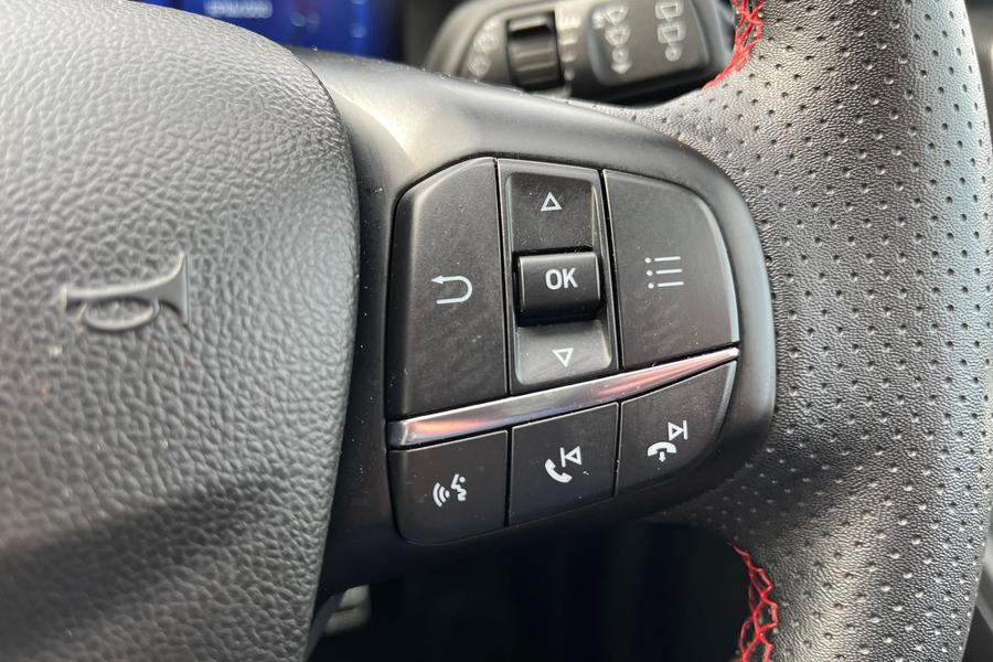 Ford KUGA Photo autoimg-bacdc336b7a080ce93ce6c00465dfe420635b9b9.jpg