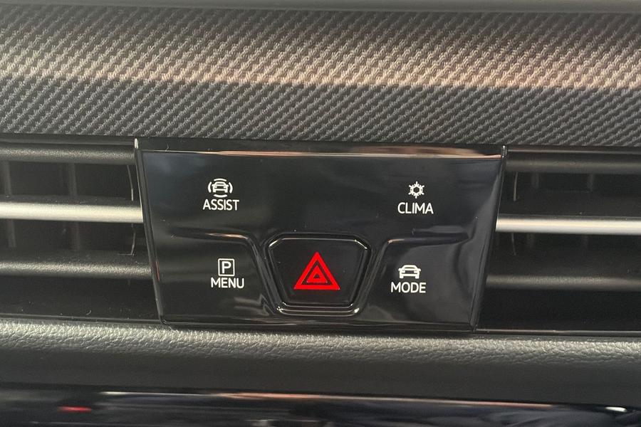 Volkswagen GOLF Photo autoimg-bad11037cf9c0f809ae0273d3552ddad39e7d046.jpg