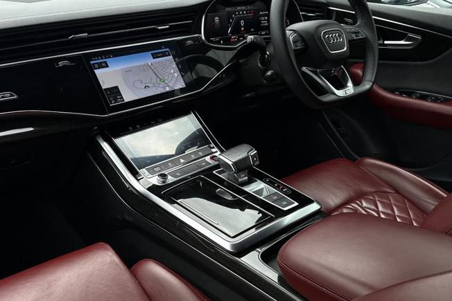 Audi SQ7 Photo 25