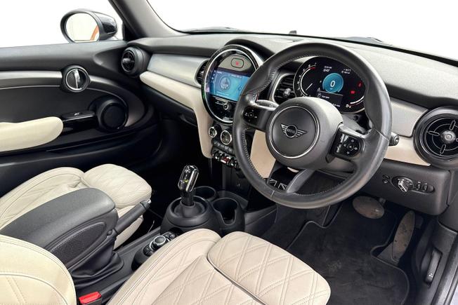 MINI Hatchback Photo 6