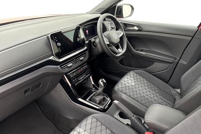 VOLKSWAGEN T-Cross Photo 2