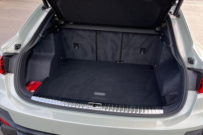 AUDI Q3 Photo 12