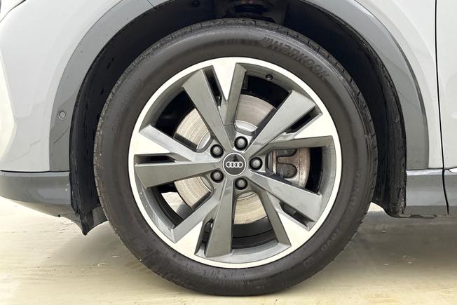 Audi Q4 Photo 5