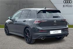 VOLKSWAGEN Golf Photo 3