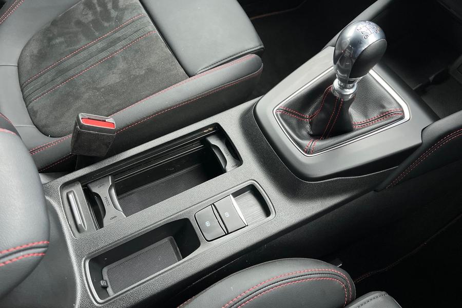 Ford Kuga Photo autoimg-baf0bf2c69b1ae20842bf560198d157c9bce1ad4.jpg