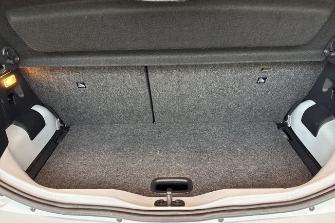 Volkswagen up! Photo 12