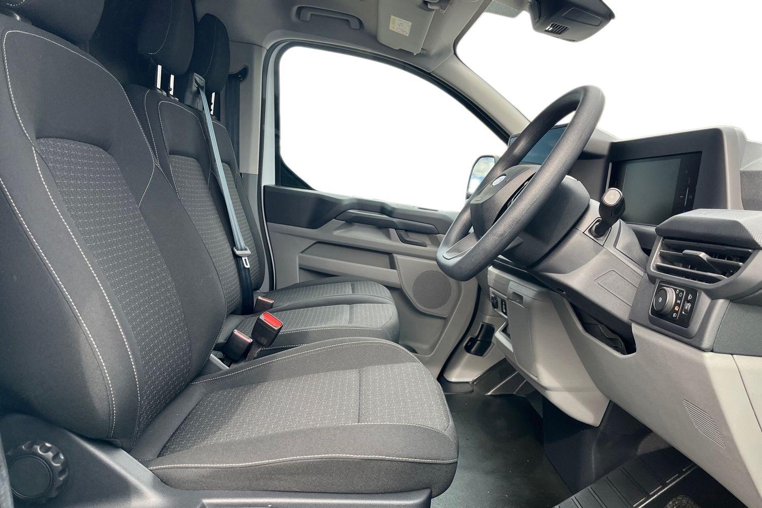 Ford E-TRANSIT CUSTOM Photo 10