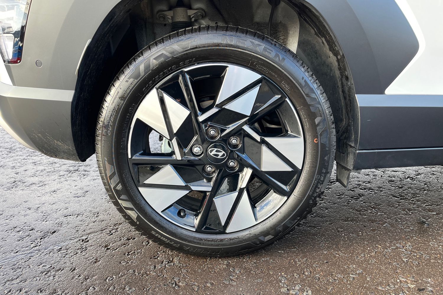 Hyundai KONA Photo 7