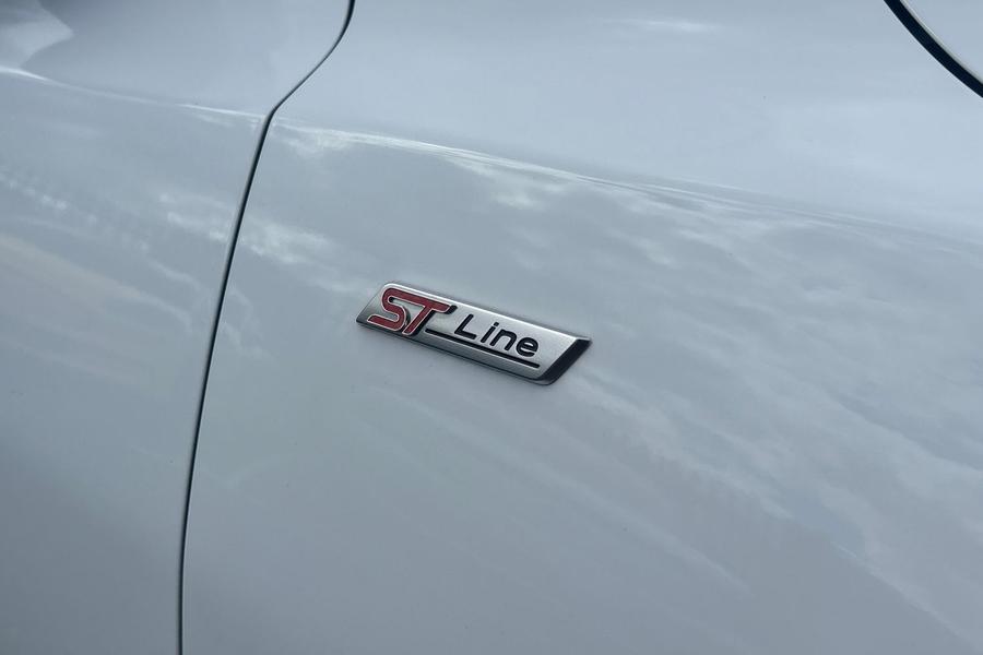 Ford Focus Photo autoimg-bafd9f5ebe6fdd0d4b95f169d061337b104eb653.jpg