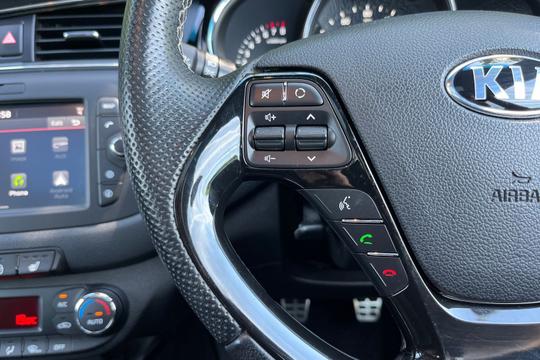 Kia Ceed Photo autoimg-bafe320b320446fb1fd307e1a800cf41594a5b41.jpg