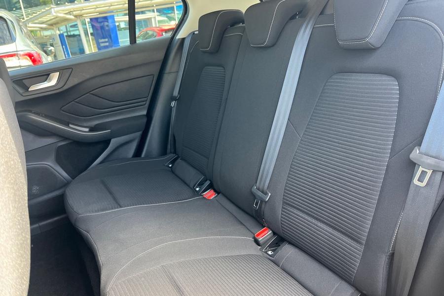 Ford Focus Photo autoimg-bb01b9ad78d2f12fd89f41efd1e49dc2e2297d60.jpg