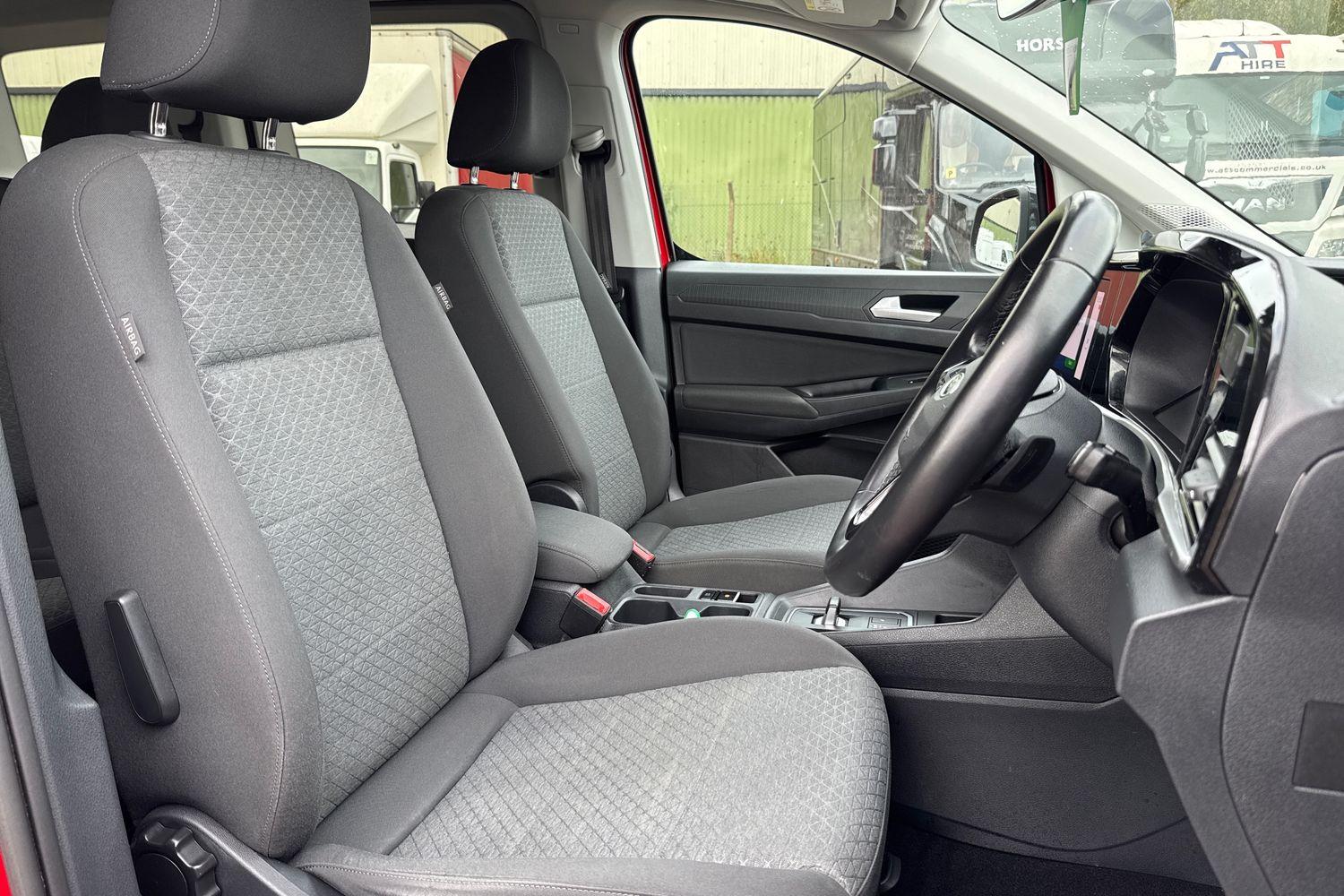 Ford TOURNEO CONNECT Photo 16