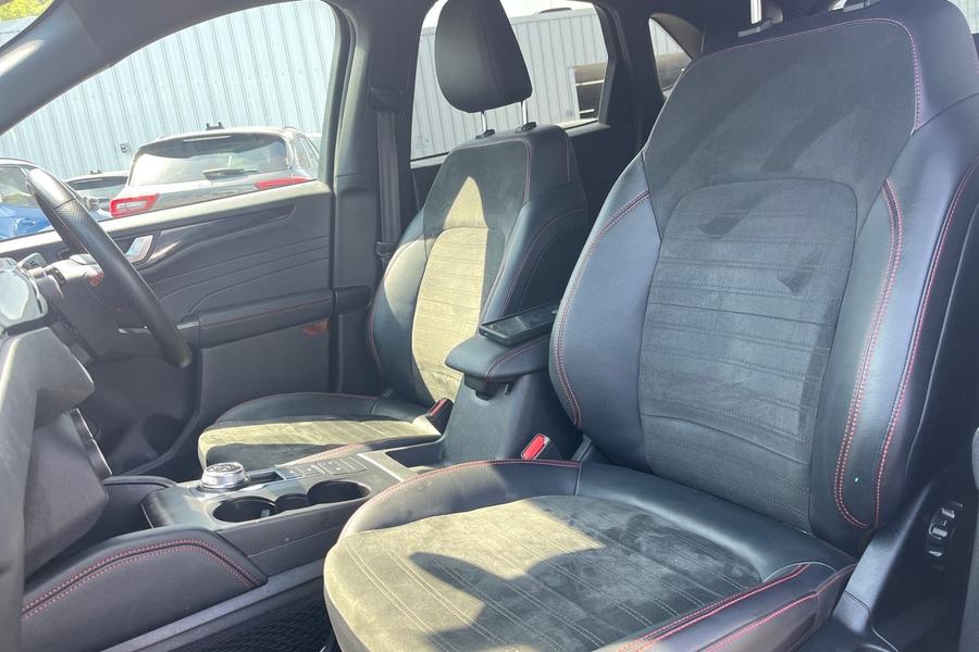Ford Kuga Photo autoimg-bb06220e06b1ab881f1b5f648fbcacefaa2defc6.jpg
