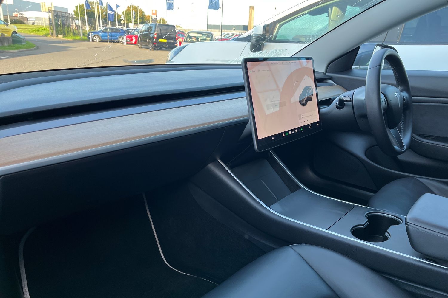TESLA MODEL 3 Photo 17